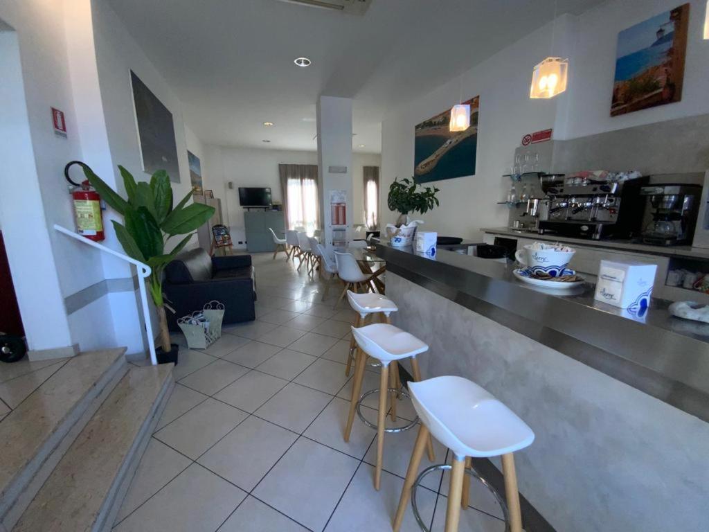 Hotel Ristorante La Marina Mhotelsgroup San Bartolomeo Al Mare Exteriör bild