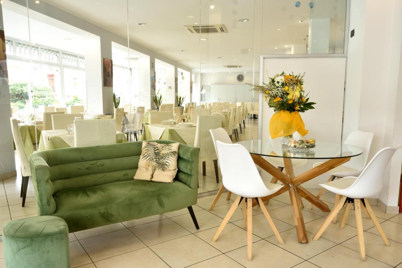 Hotel Ristorante La Marina Mhotelsgroup San Bartolomeo Al Mare Exteriör bild