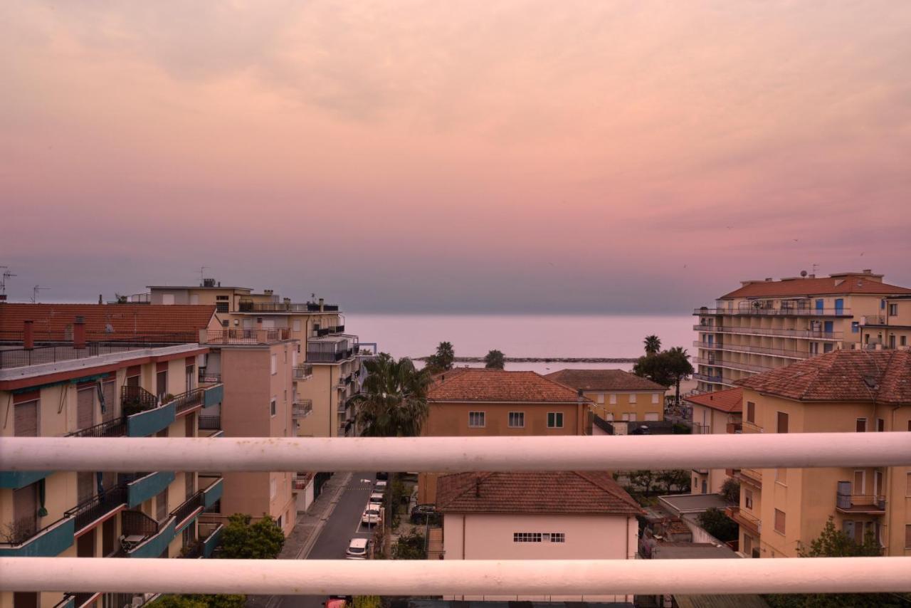 Hotel Ristorante La Marina Mhotelsgroup San Bartolomeo Al Mare Exteriör bild