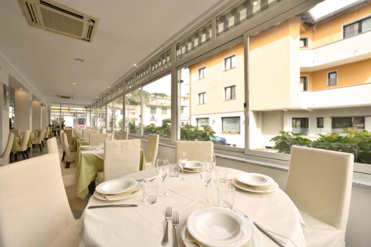 Hotel Ristorante La Marina Mhotelsgroup San Bartolomeo Al Mare Exteriör bild