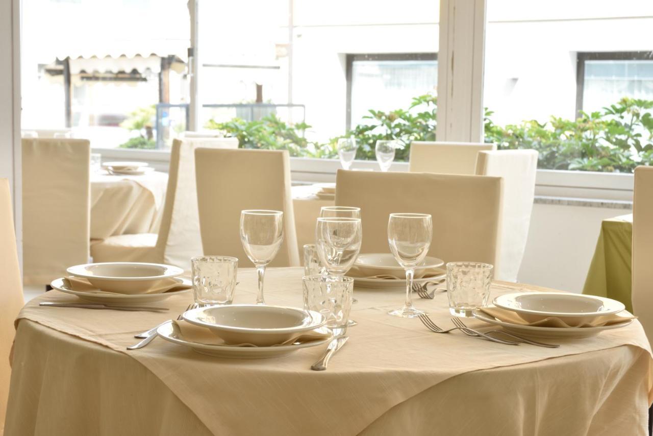 Hotel Ristorante La Marina Mhotelsgroup San Bartolomeo Al Mare Exteriör bild