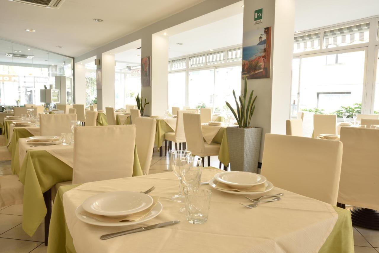 Hotel Ristorante La Marina Mhotelsgroup San Bartolomeo Al Mare Exteriör bild