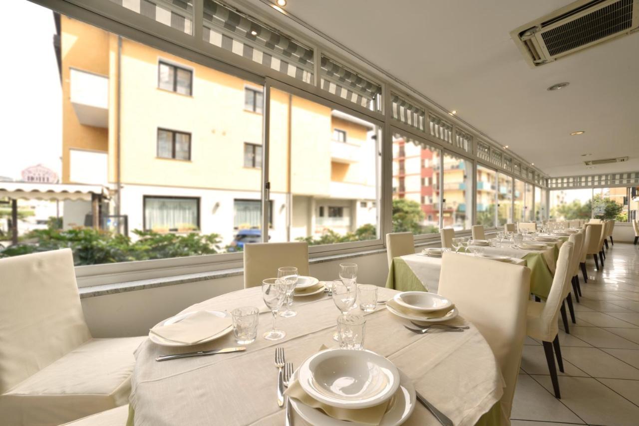 Hotel Ristorante La Marina Mhotelsgroup San Bartolomeo Al Mare Exteriör bild