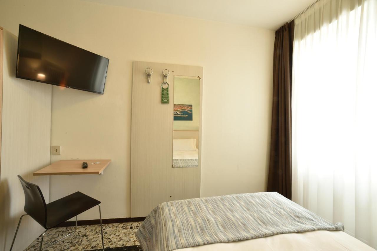 Hotel Ristorante La Marina Mhotelsgroup San Bartolomeo Al Mare Exteriör bild