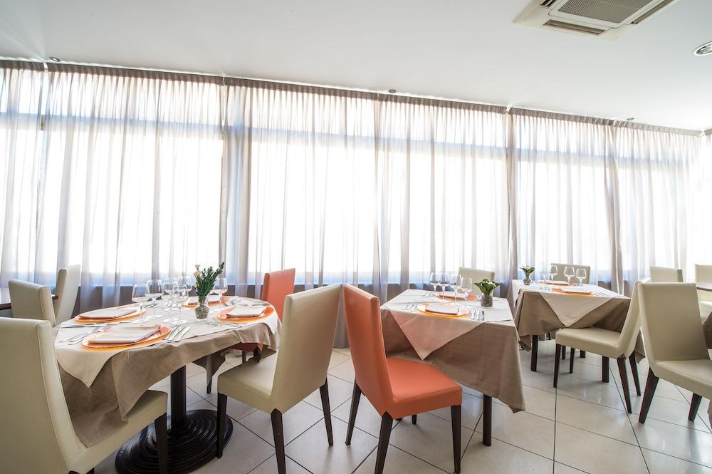 Hotel Ristorante La Marina Mhotelsgroup San Bartolomeo Al Mare Exteriör bild
