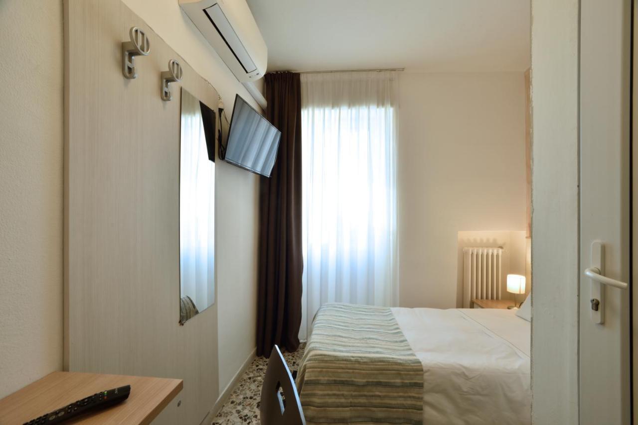 Hotel Ristorante La Marina Mhotelsgroup San Bartolomeo Al Mare Exteriör bild