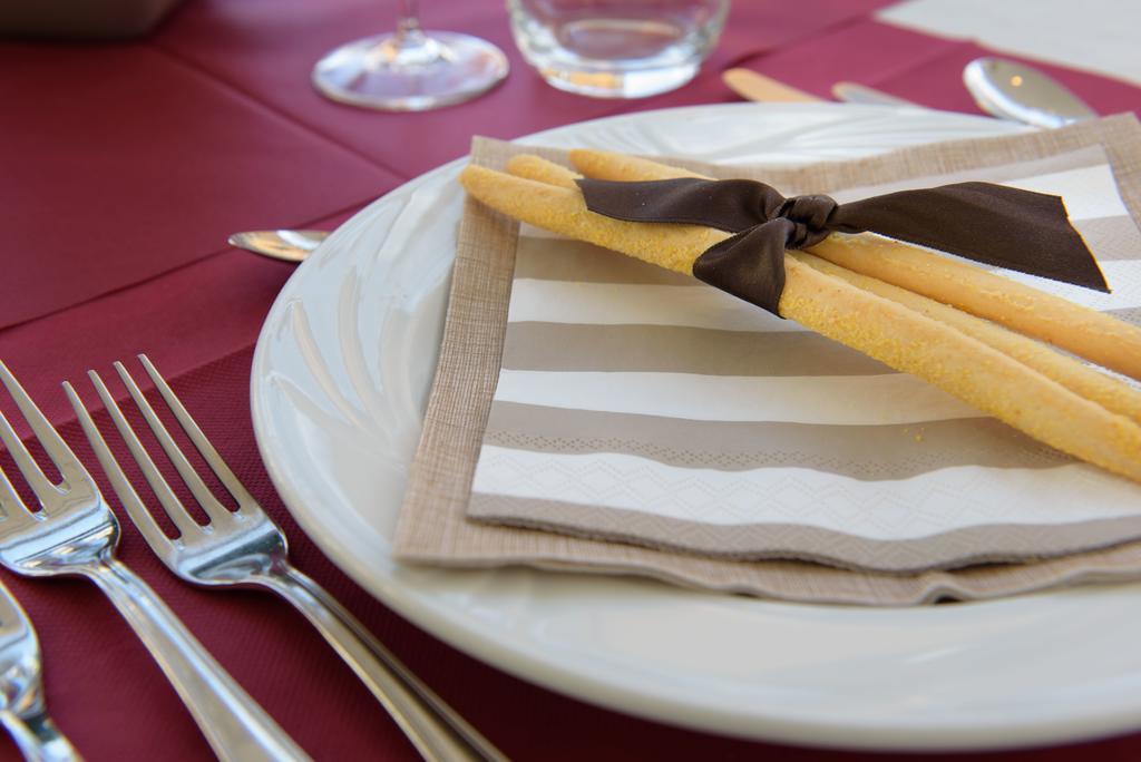 Hotel Ristorante La Marina Mhotelsgroup San Bartolomeo Al Mare Exteriör bild