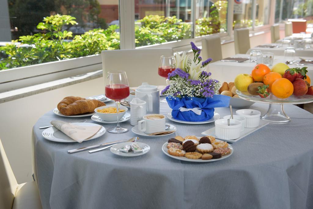 Hotel Ristorante La Marina Mhotelsgroup San Bartolomeo Al Mare Exteriör bild